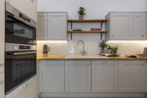 Kitchen- click for photo gallery